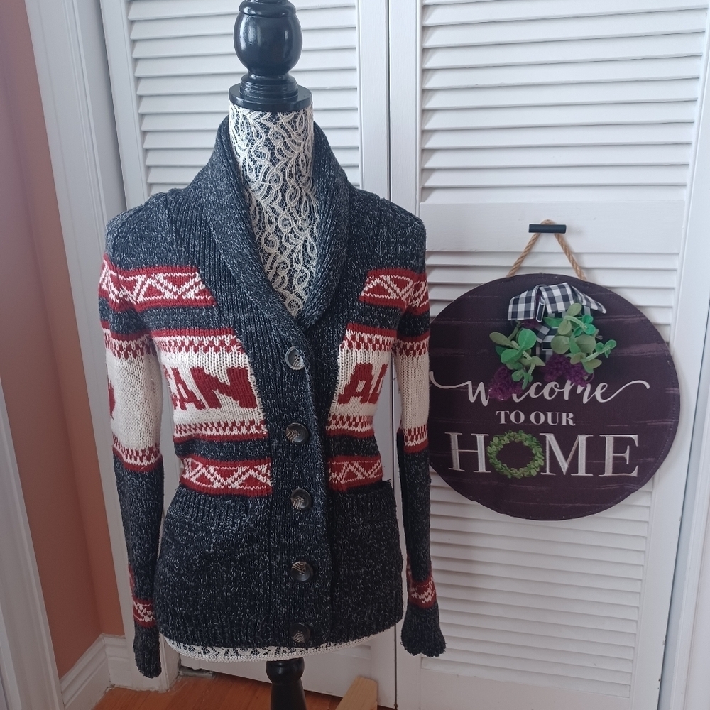 BLUENOTES | Canada Knit Button Down Knit Sweater Cardigan Maple Leaf
